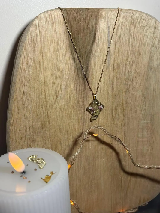 Collier "Dragon doré et magnolias"