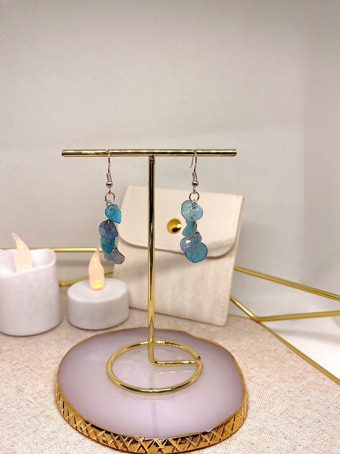 Boucles d’oreilles "Pétales d’hortensia"