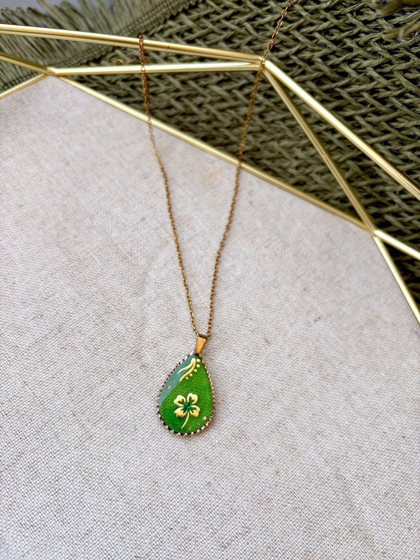 Collier « Trèfle émeraude »