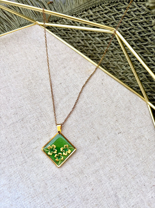Collier « Trèfle émeraude »