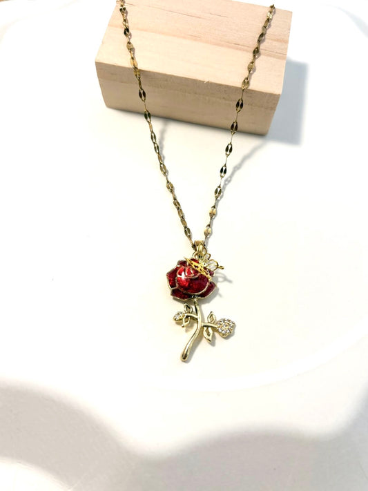 Collier « La rose éternelle »
