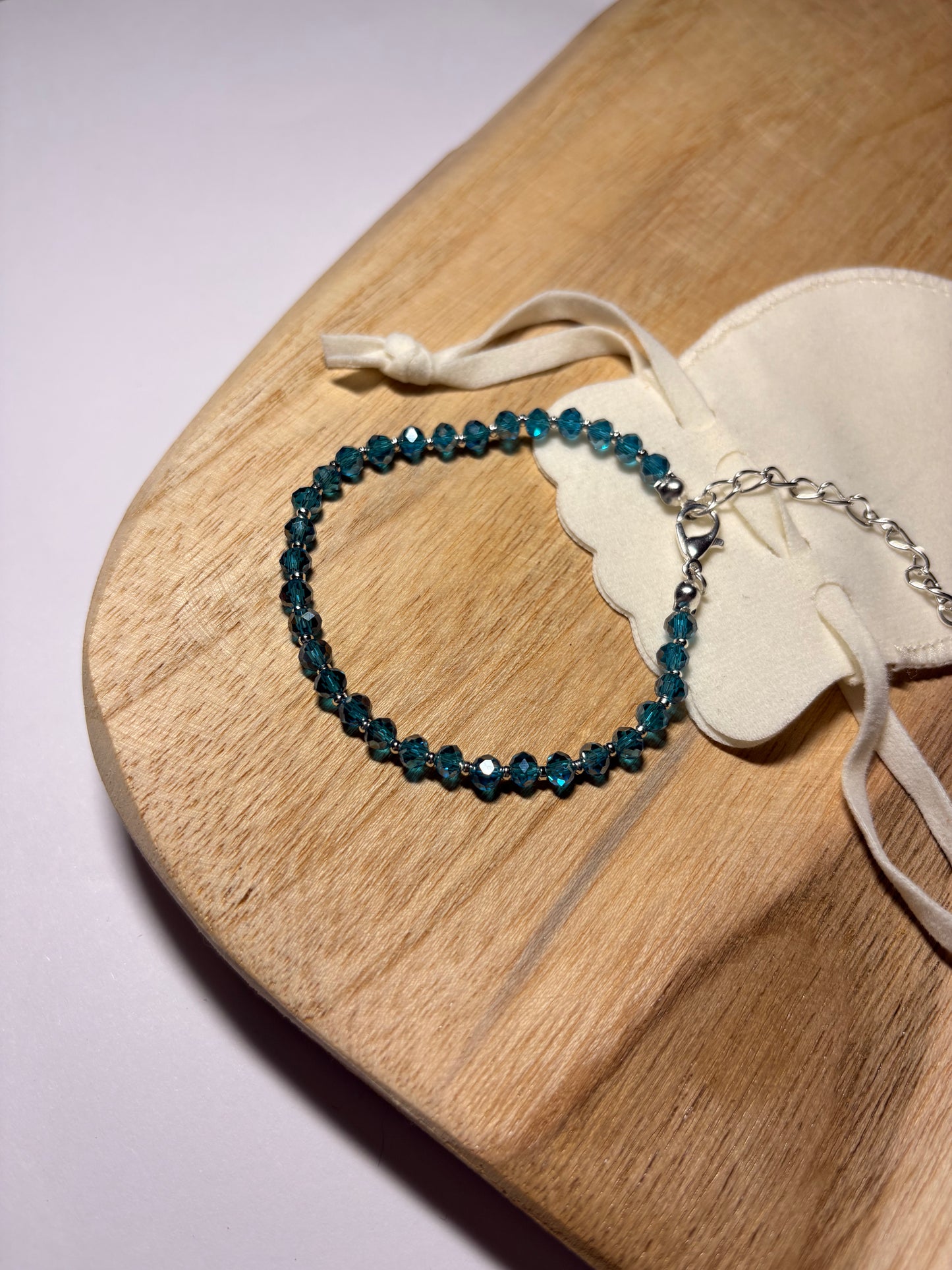 Crystalline Elegance Bracelet / Silver