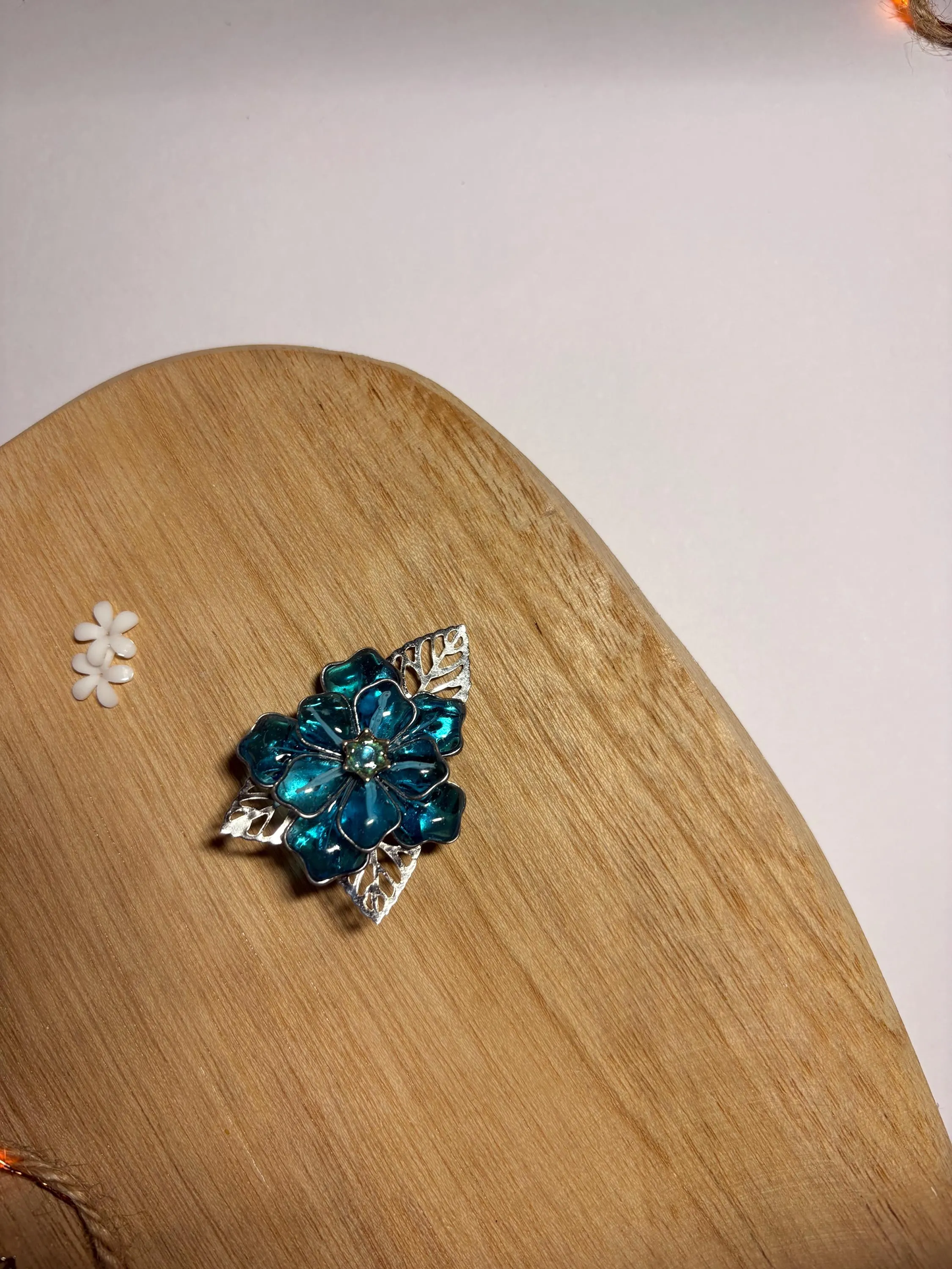 "Hanging flower" brooch