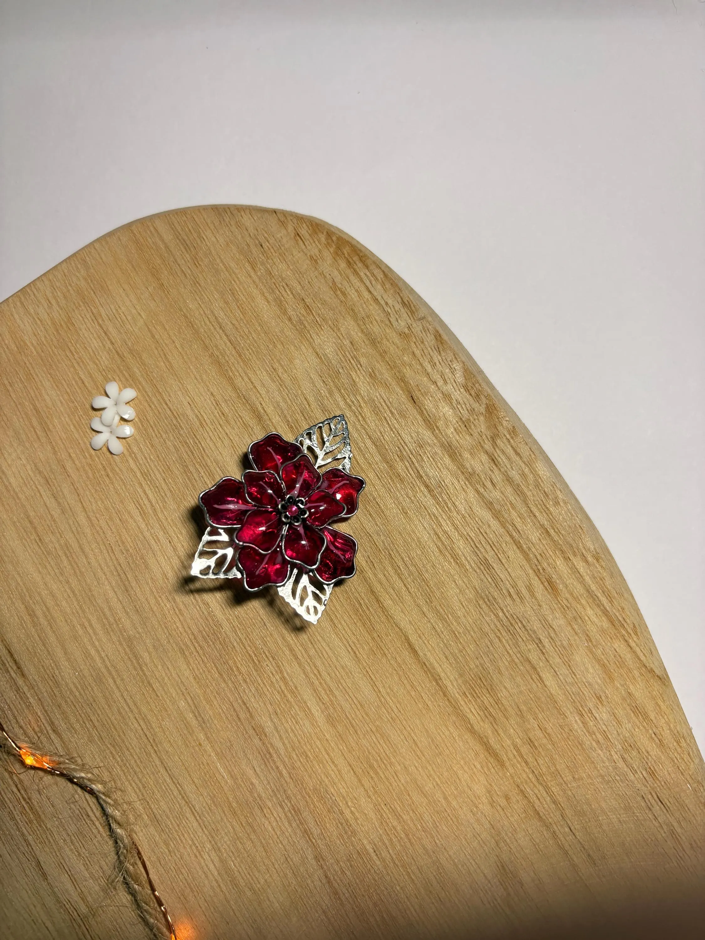 "Hanging flower" brooch