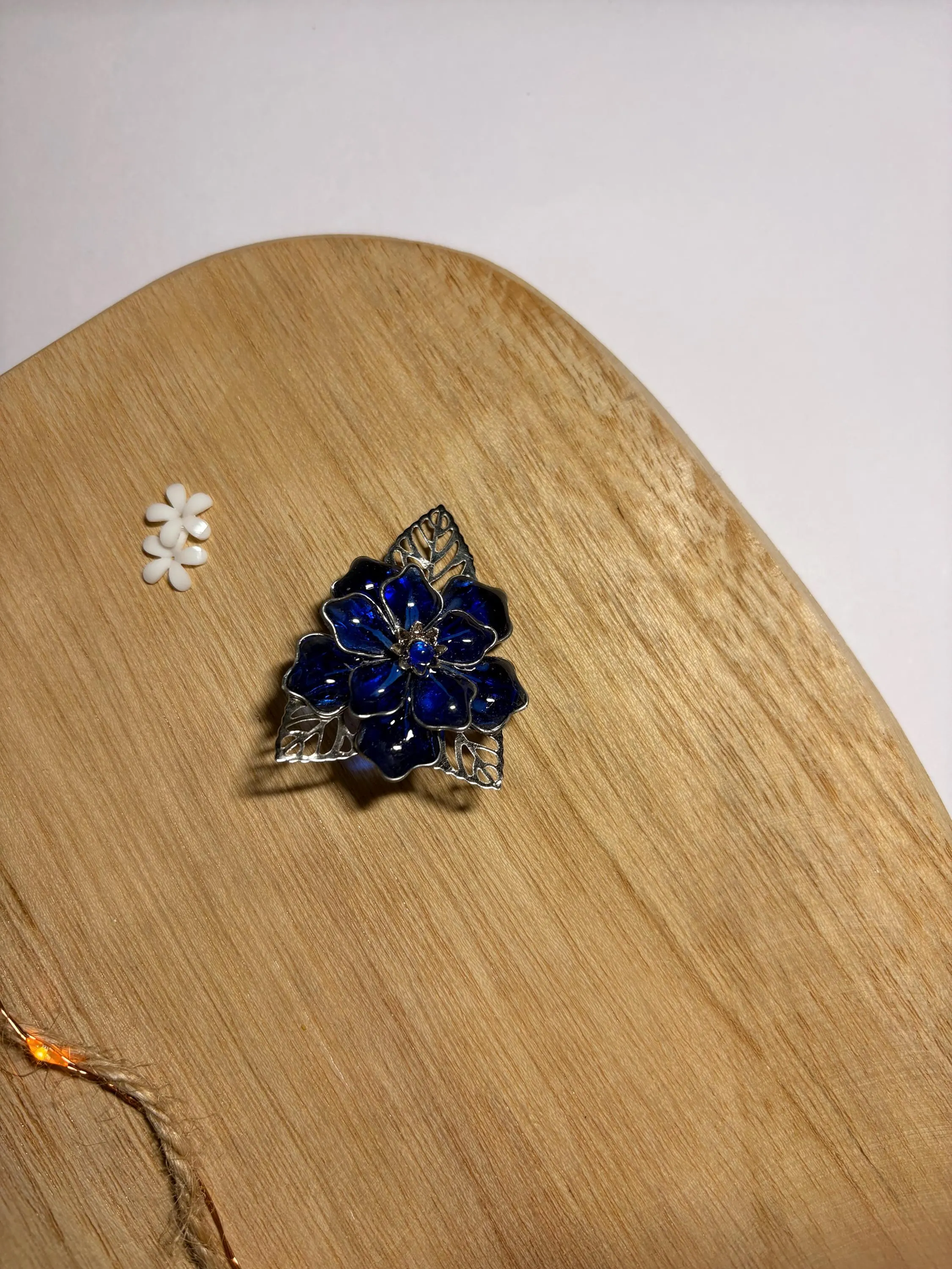"Hanging flower" brooch